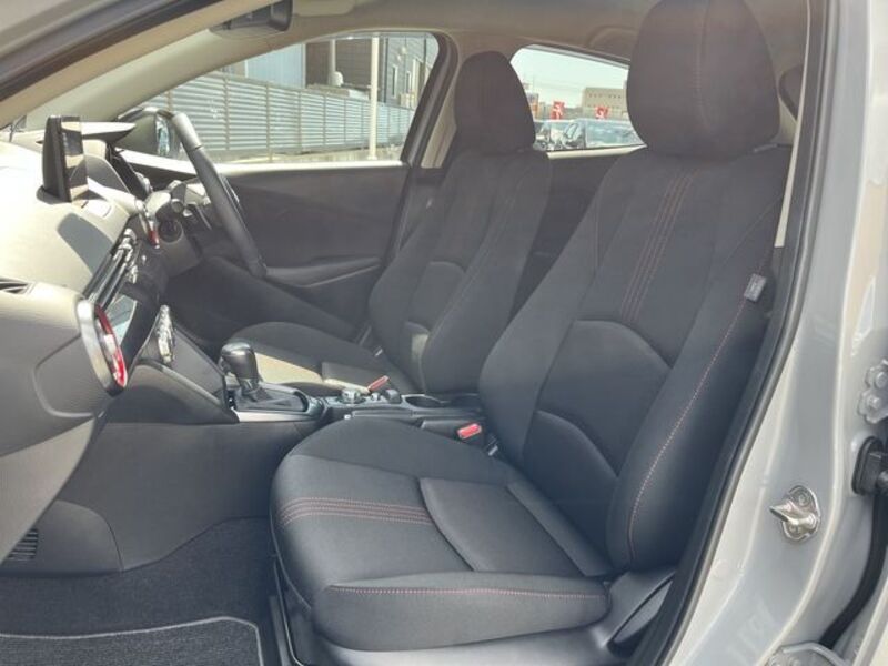 MAZDA2