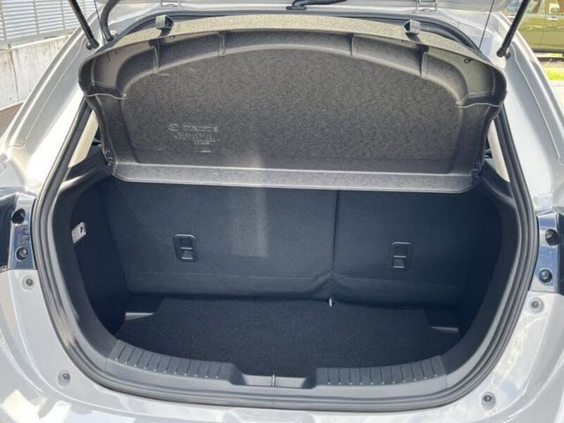 MAZDA2