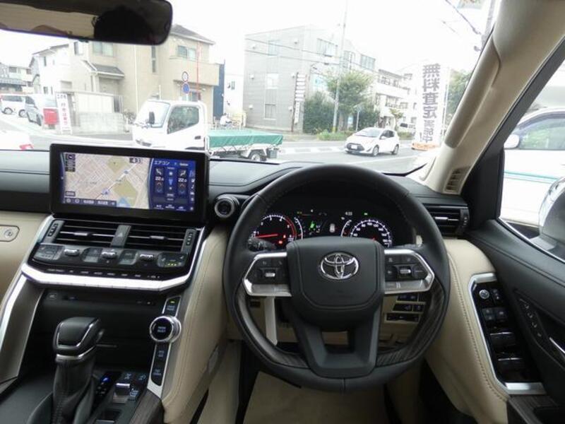 LAND CRUISER