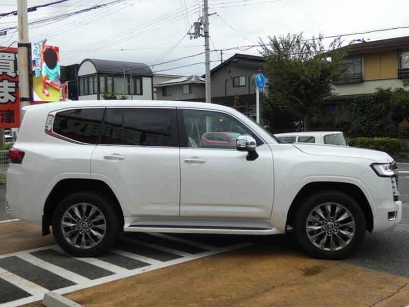 LAND CRUISER