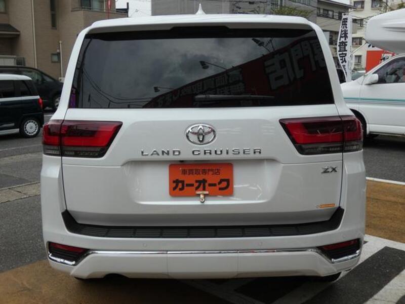 LAND CRUISER
