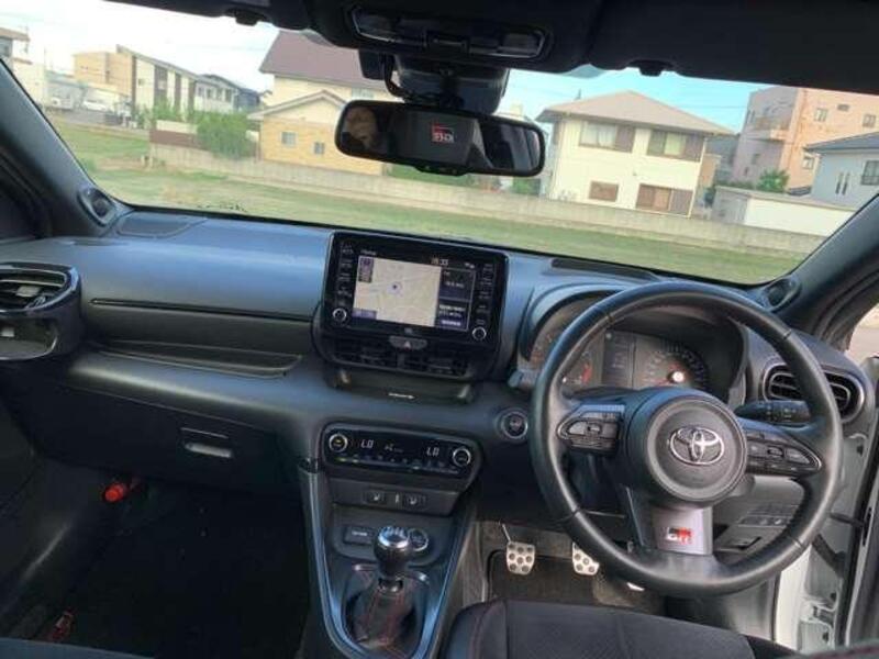 GR YARIS