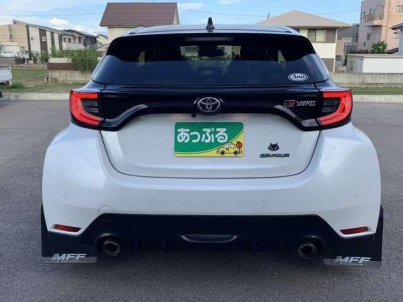 GR YARIS