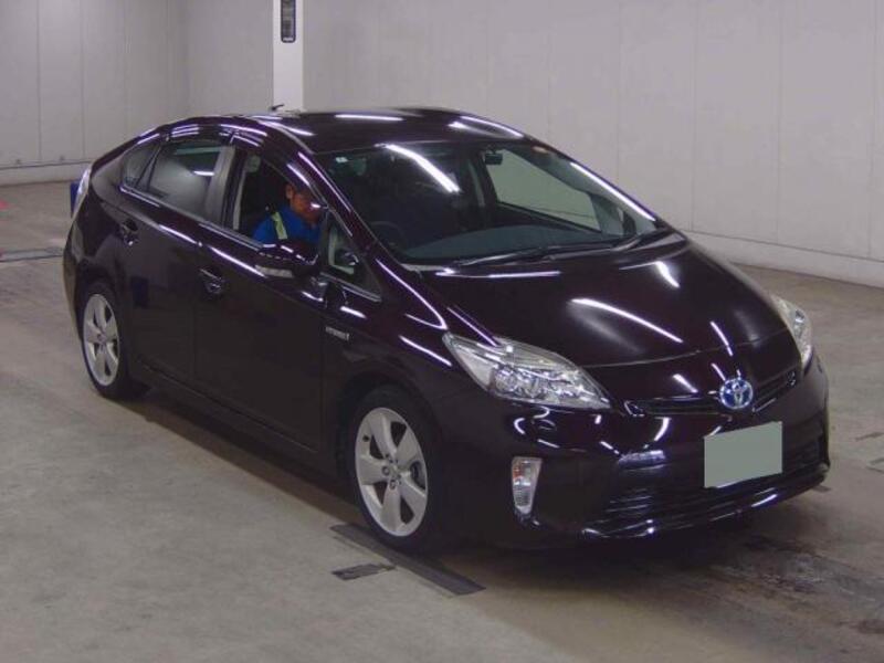 TOYOTA PRIUS