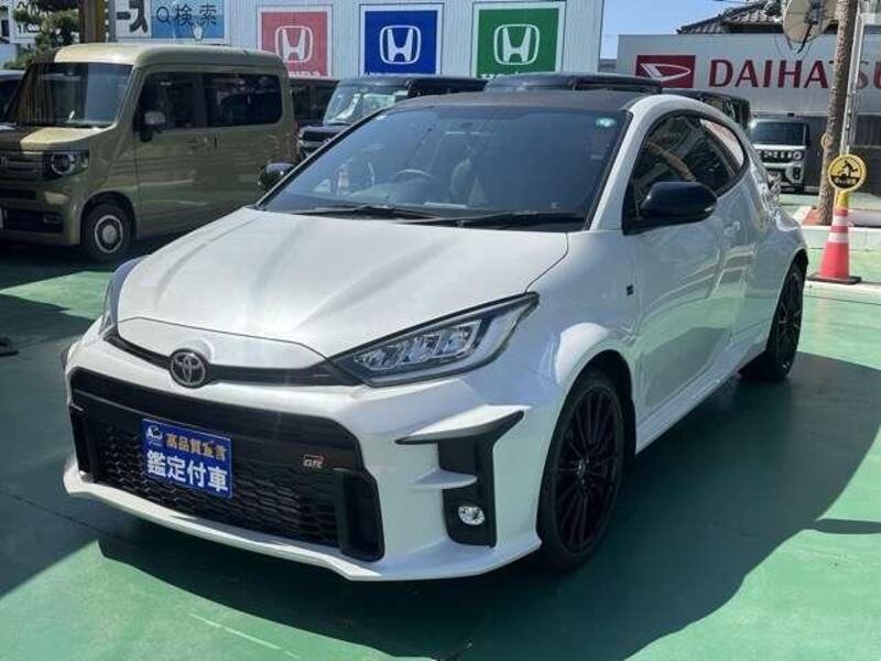 GR YARIS-0