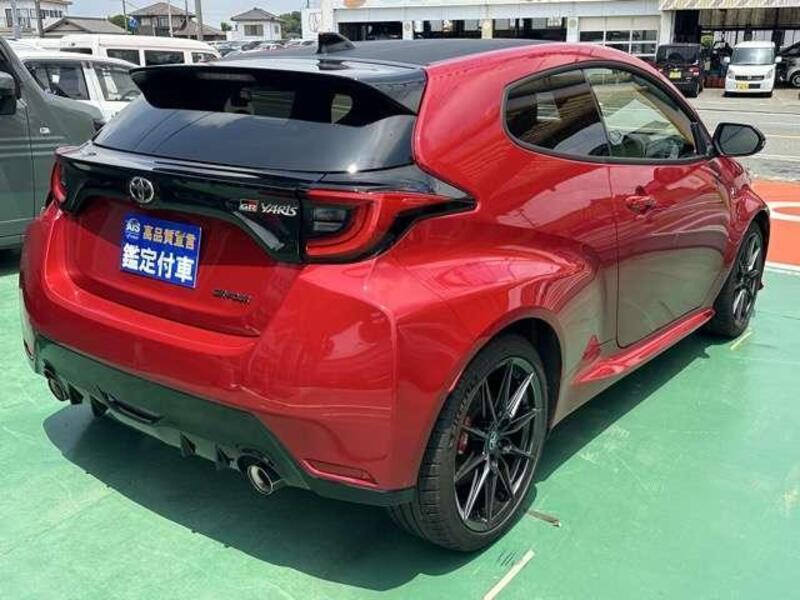 GR YARIS