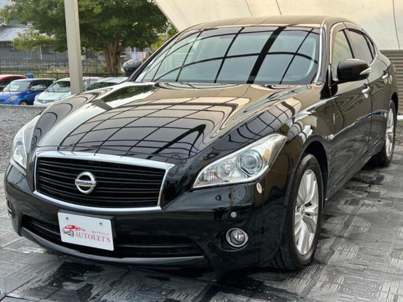NISSAN FUGA