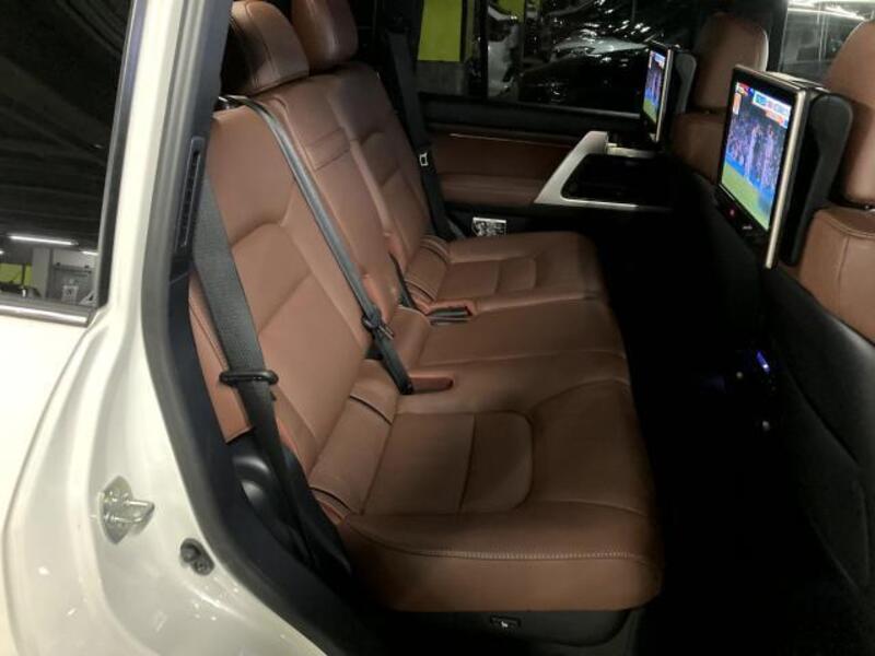 LAND CRUISER