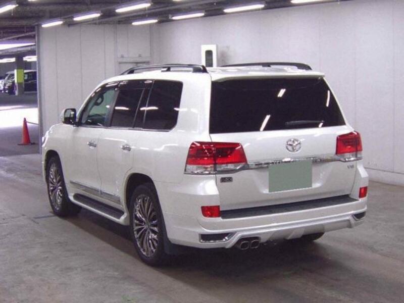 LAND CRUISER