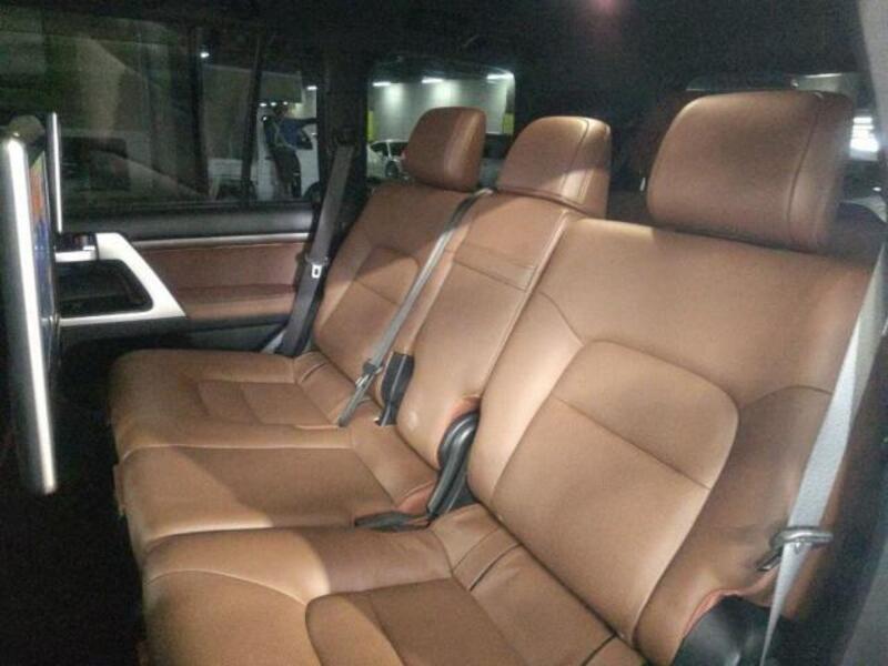 LAND CRUISER