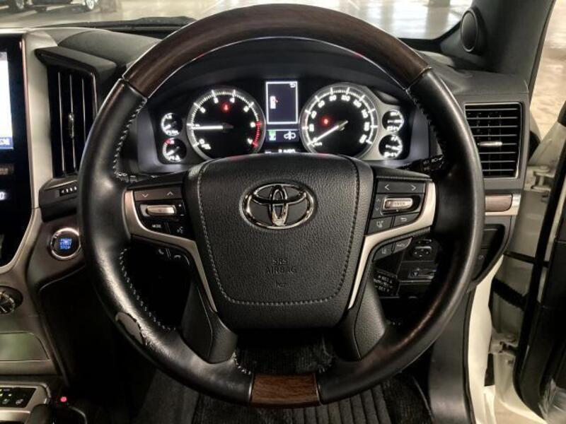 LAND CRUISER