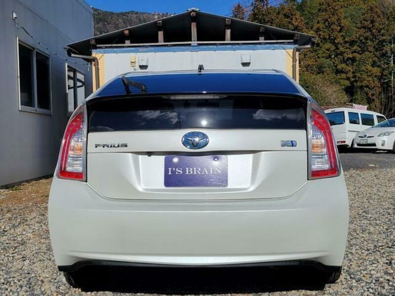 PRIUS-4