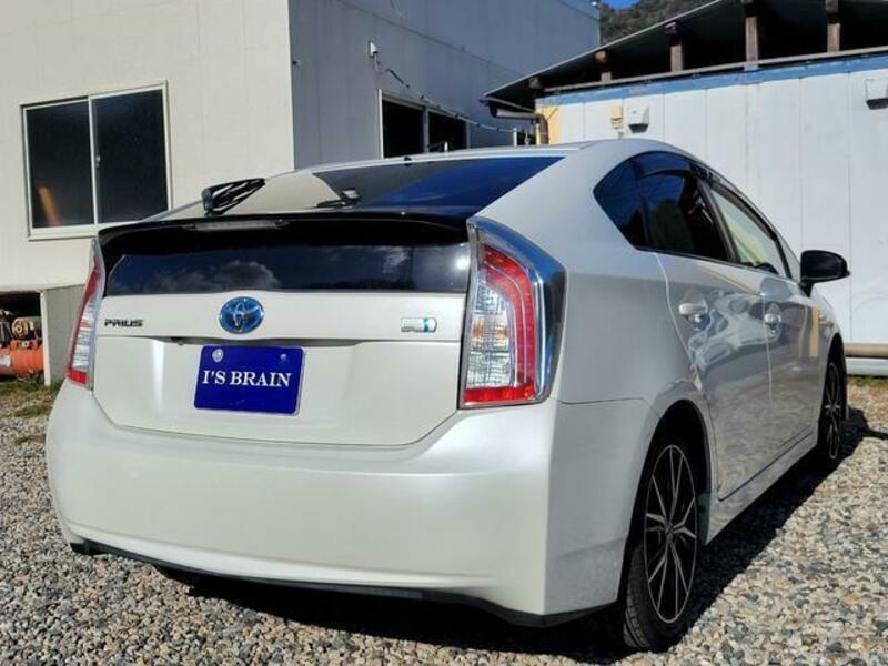 PRIUS-3