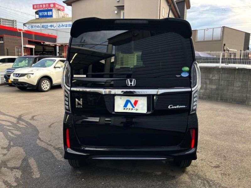N BOX CUSTOM
