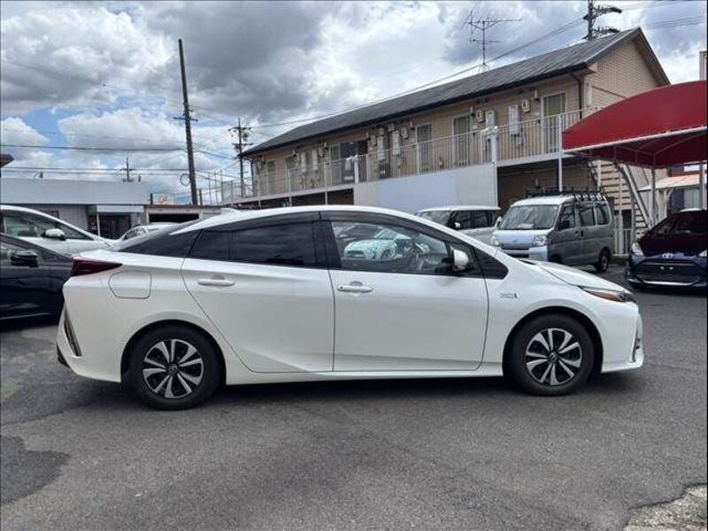 PRIUS PHV