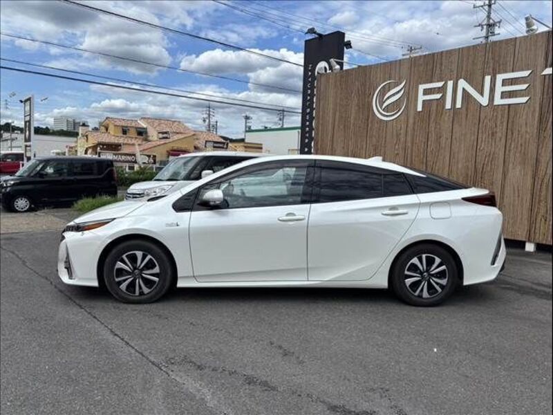 PRIUS PHV