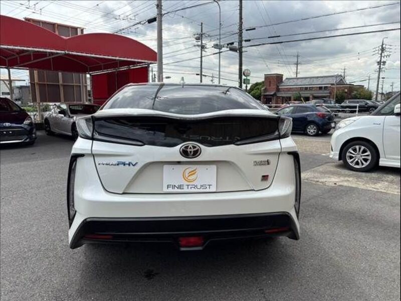 PRIUS PHV