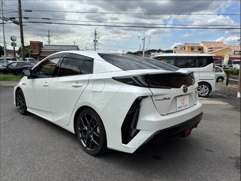 PRIUS PHV