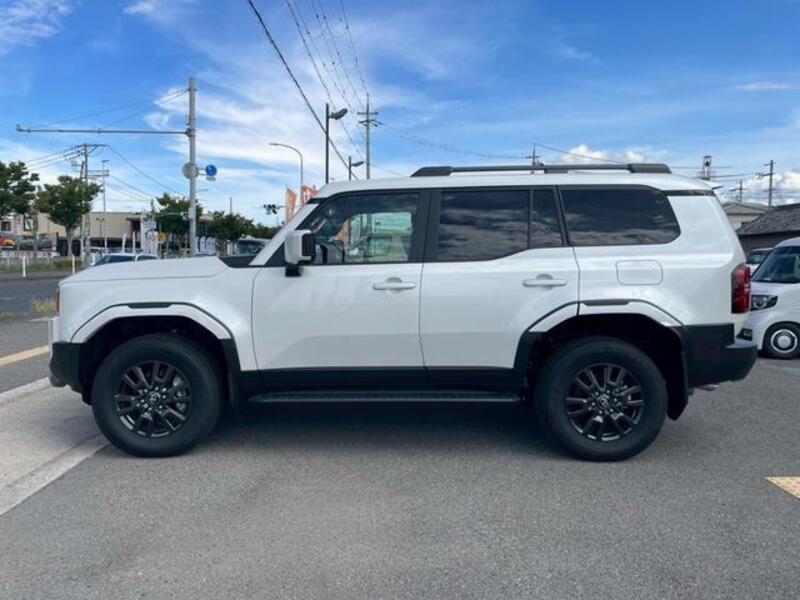LAND CRUISER 250