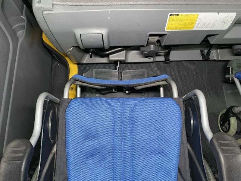 HIACE COMMUTER
