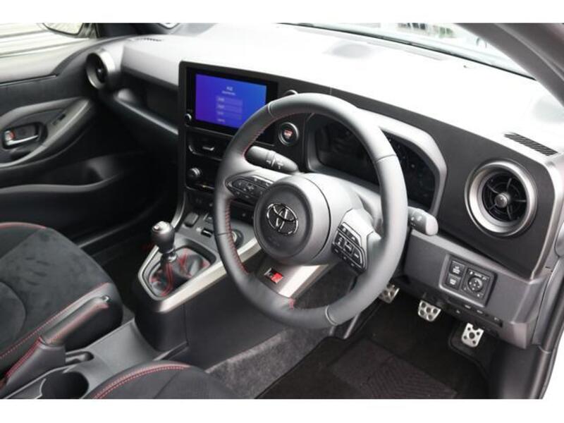 GR YARIS
