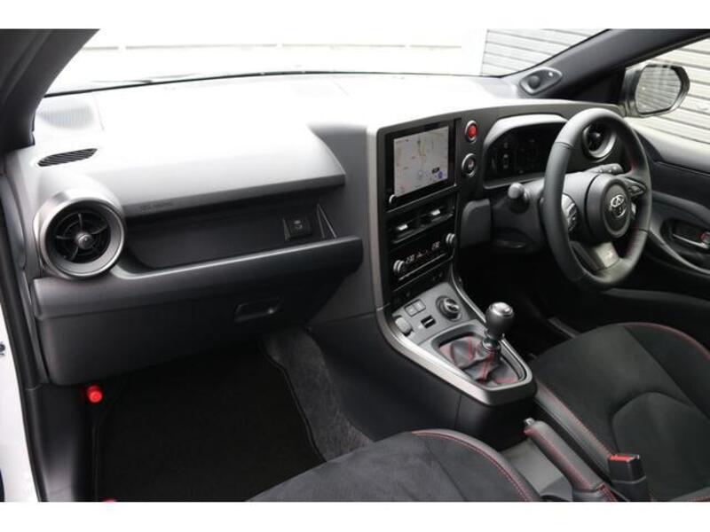GR YARIS