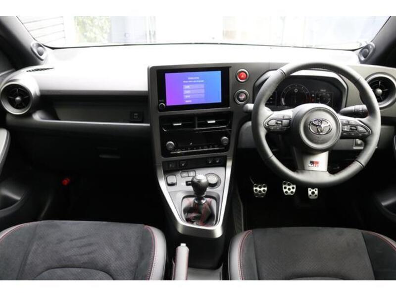 GR YARIS