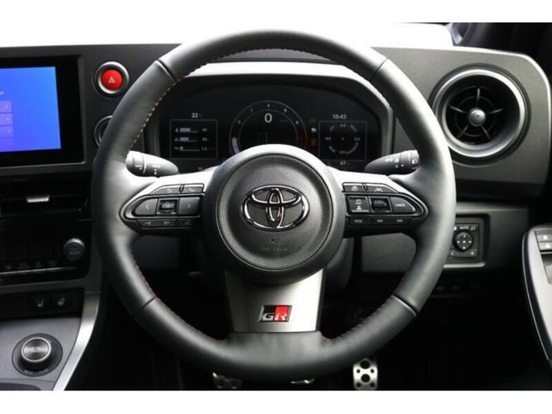 GR YARIS