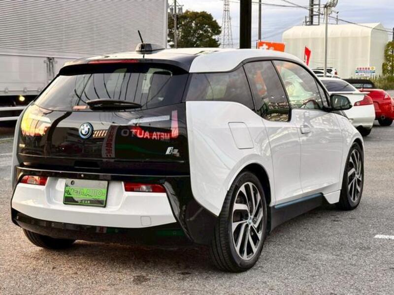 i3