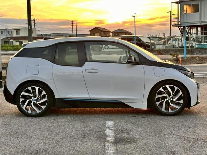 i3