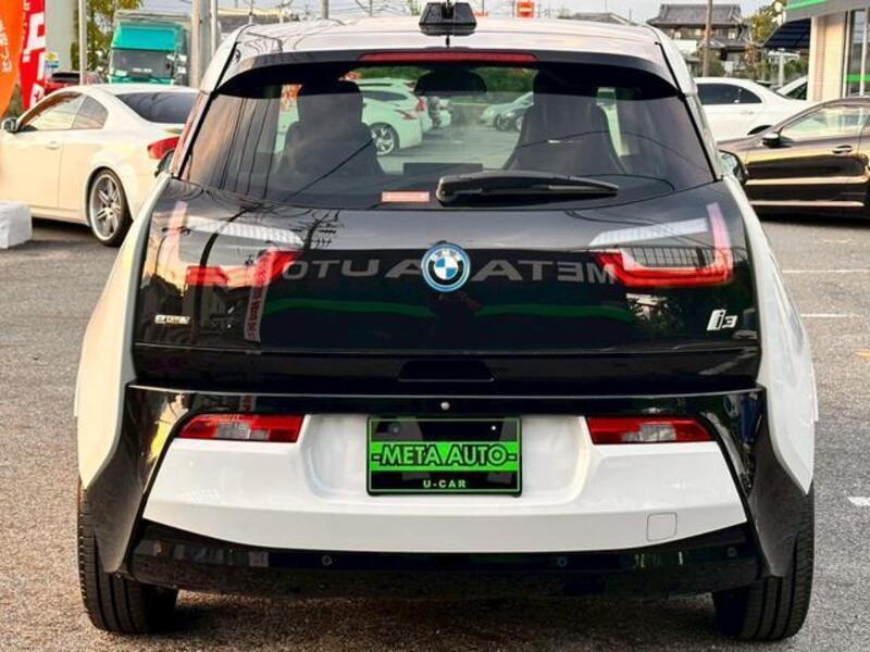i3