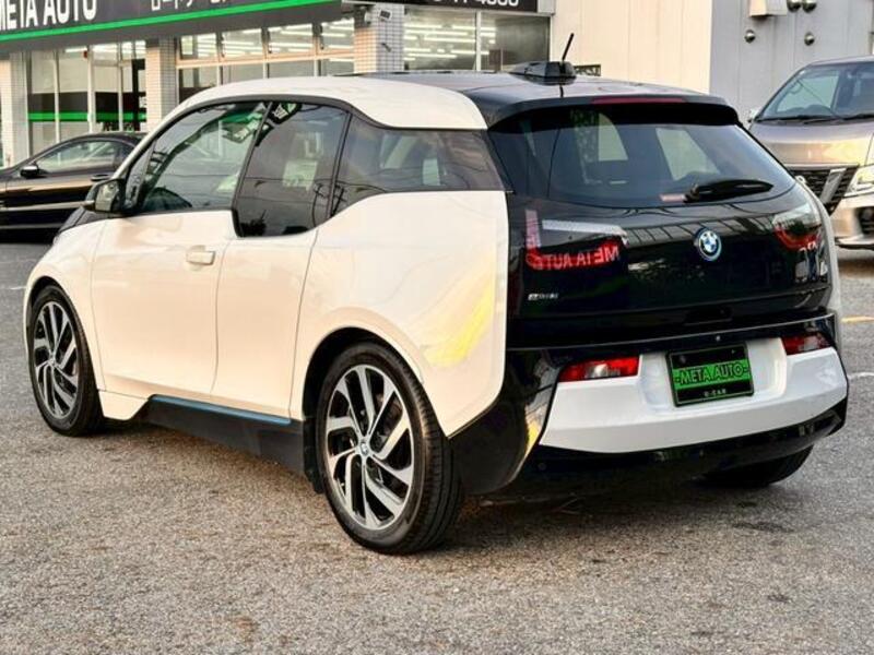 i3