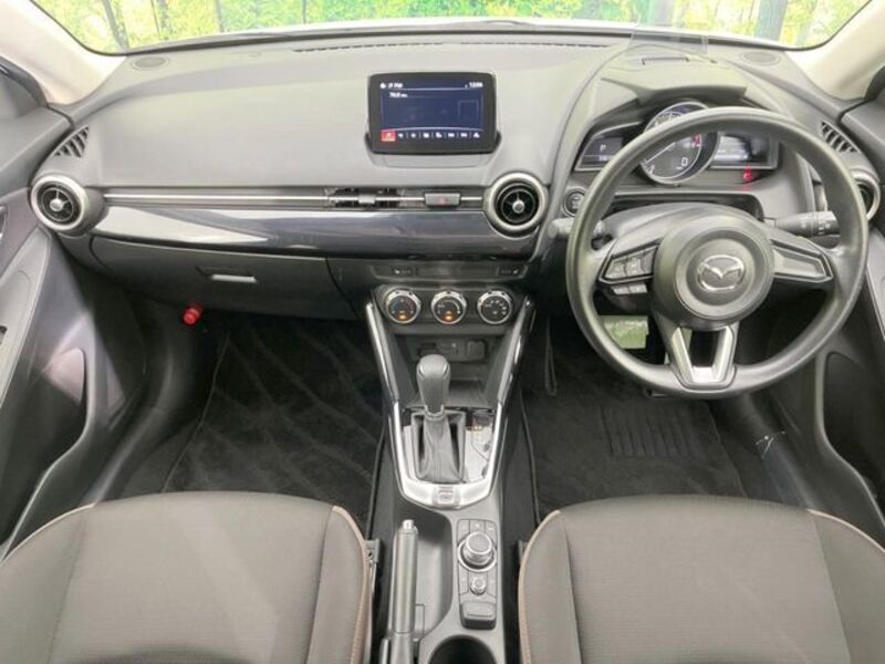 MAZDA2