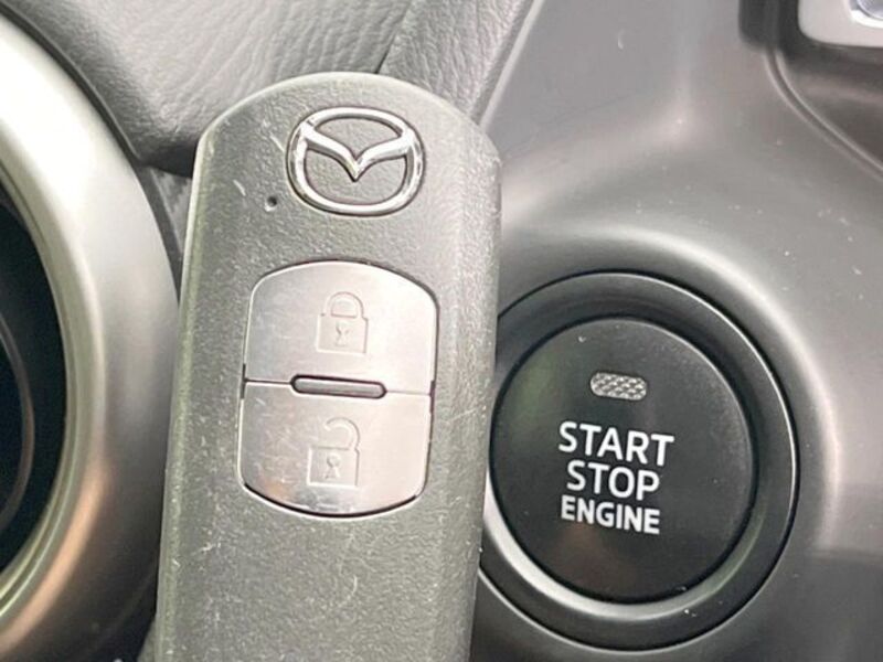 MAZDA2