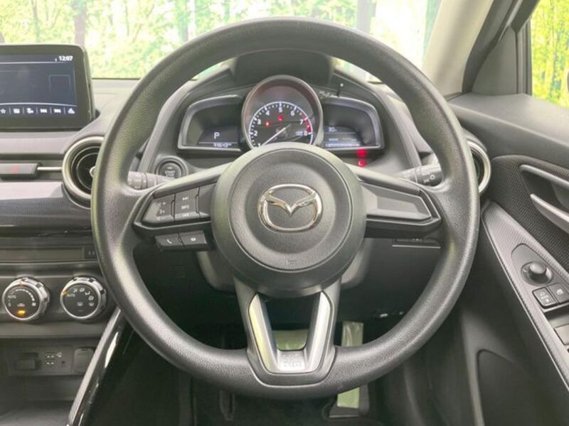 MAZDA2