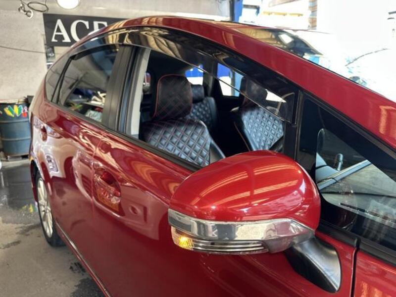 PRIUS ALPHA