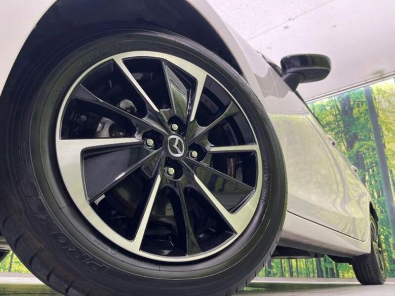 MAZDA2