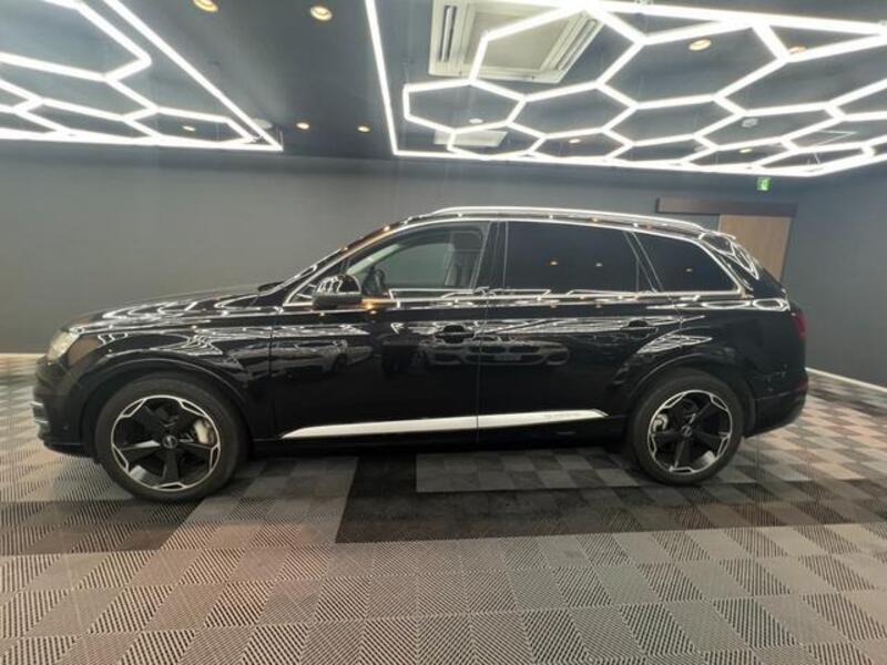 Q7