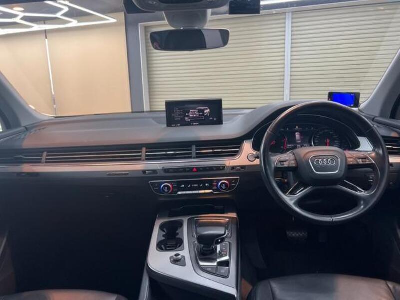 Q7
