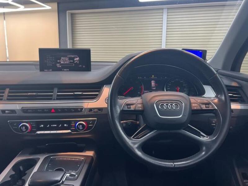 Q7