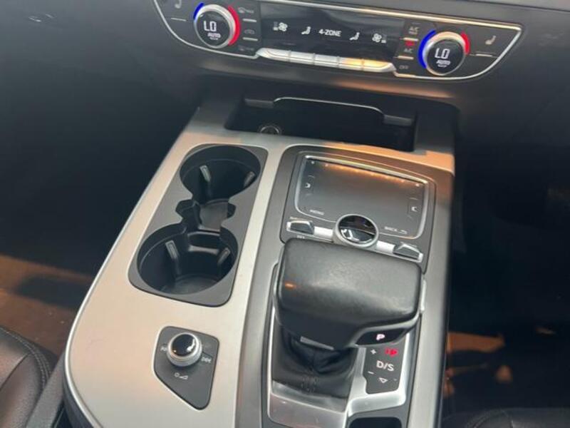 Q7