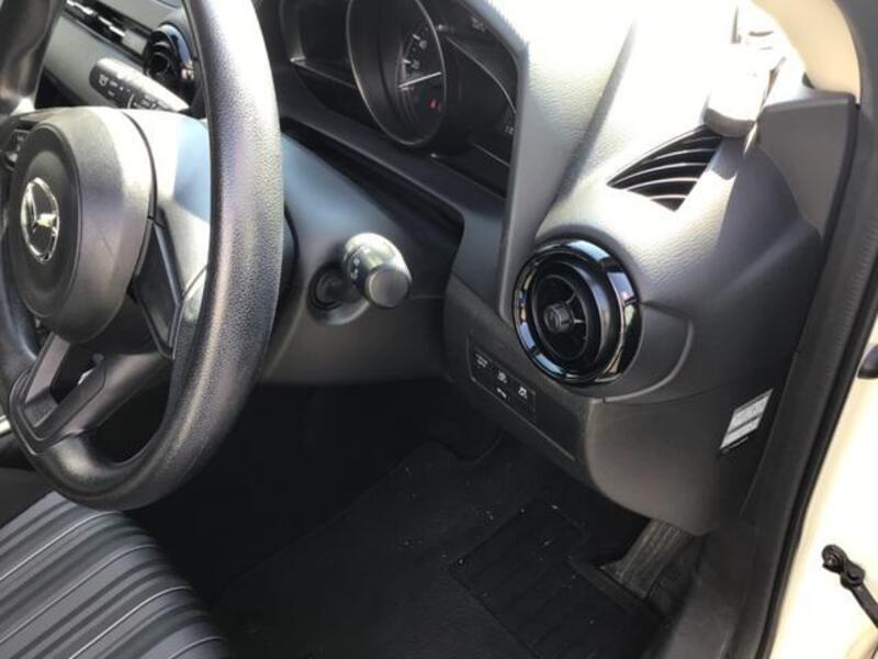 MAZDA2