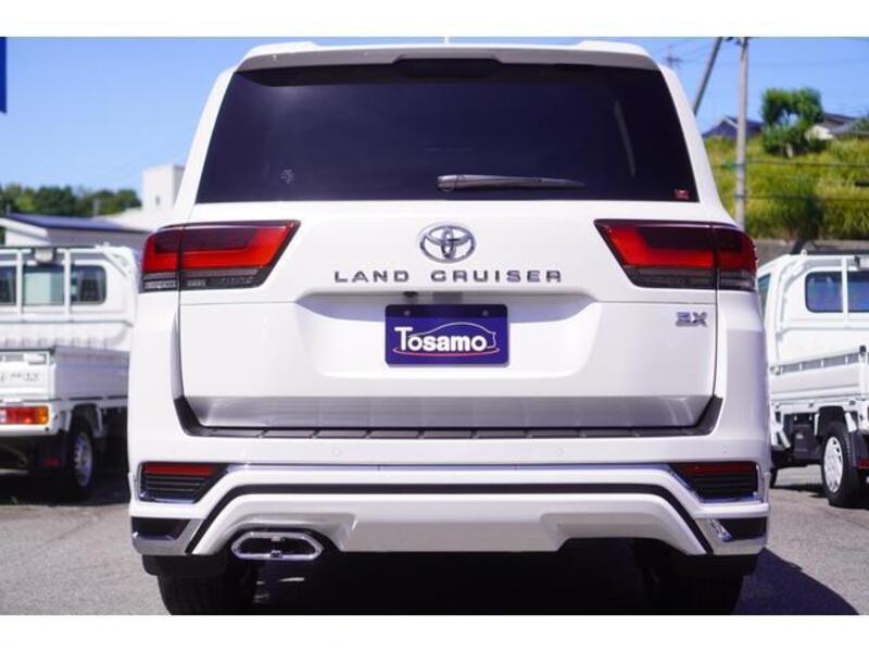 LAND CRUISER