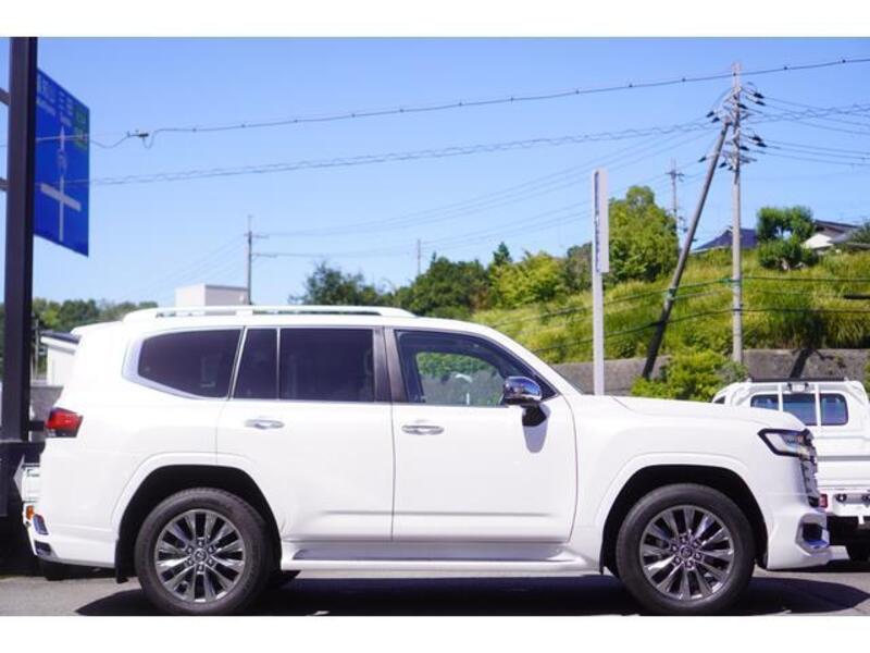 LAND CRUISER