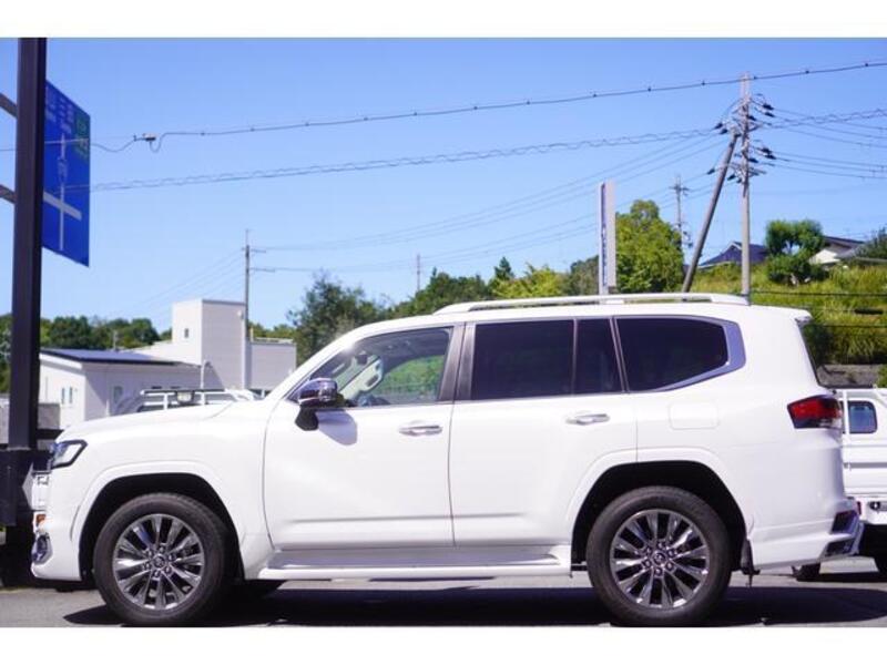 LAND CRUISER