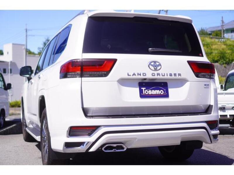 LAND CRUISER