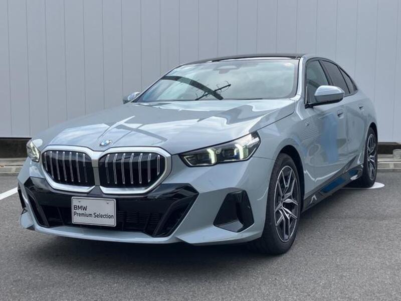 BMW 5 SERIES