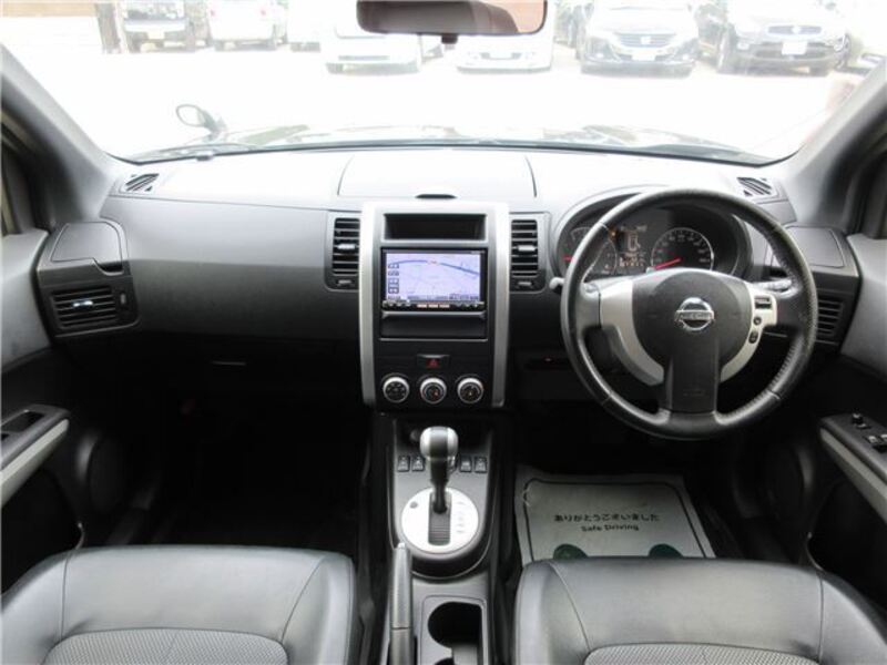 X-TRAIL