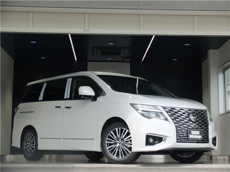 NISSAN ELGRAND
