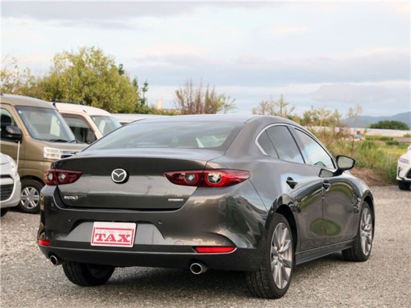 MAZDA3